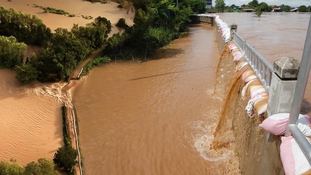 น้ำท่วมสุโขทัย
